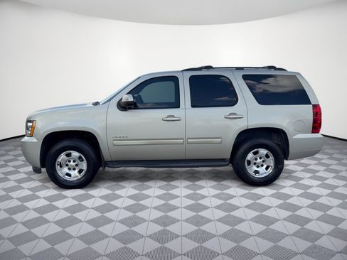 Used 2013 Chevrolet Tahoe LS w/ Convenience Package RWD image 2