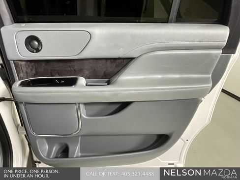 Used 2019 Lincoln Navigator L Select RWD image 22