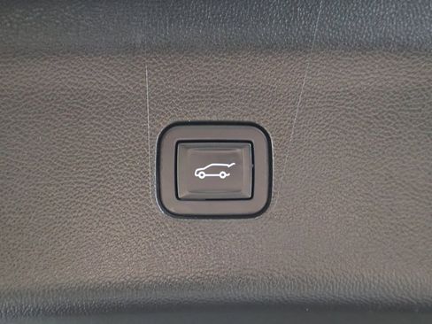 Used 2024 Buick Enclave Premium image 26