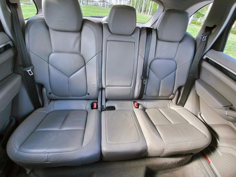 Used 2014 Porsche Cayenne AWD/4WD image 13