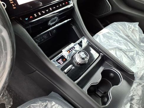 New 2026 Jeep Grand Cherokee L Limited AWD/4WD image 15