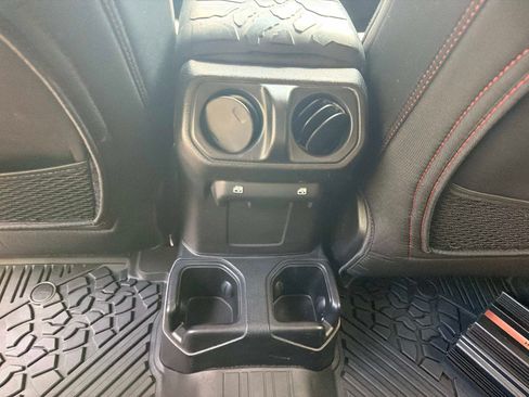 Used 2019 Jeep Wrangler Unlimited Sport S AWD/4WD image 13