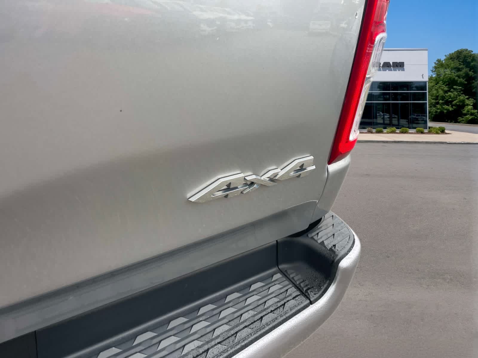 Used 2022 RAM 1500 Big Horn AWD/4WD image 6