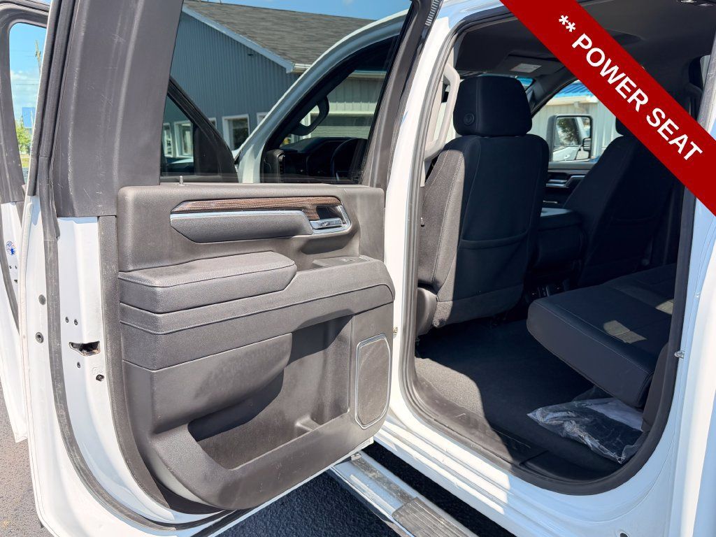 Used 2025 Chevrolet Silverado 2500 LT AWD/4WD image 19
