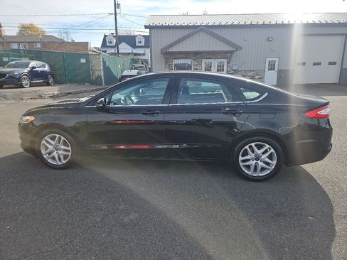 Used 2016 Ford Fusion SE image 6