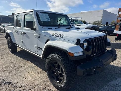 Used 2022 Jeep Gladiator Sport AWD/4WD image 3