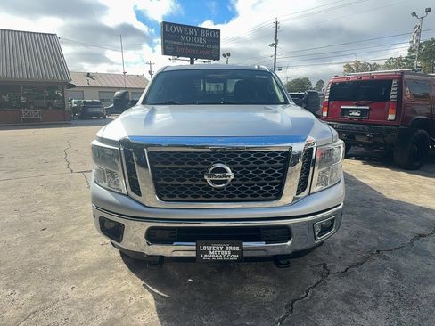 Used 2017 Nissan Titan SV image 2