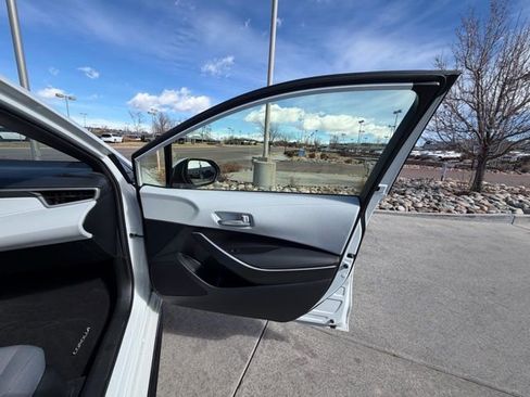 Used 2023 Toyota Corolla SE w/ SE Package image 30