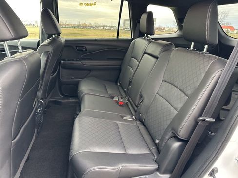 Used 2023 Honda Passport Elite image 14