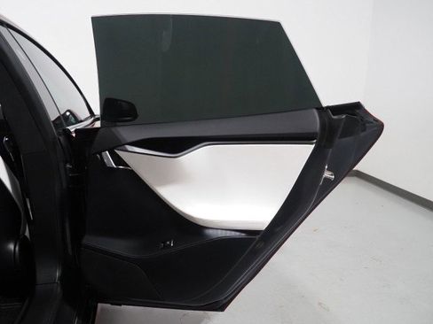 Used 2018 Tesla Model S AWD image 50