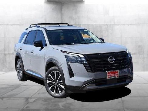 New 2026 Nissan Pathfinder Platinum image 2