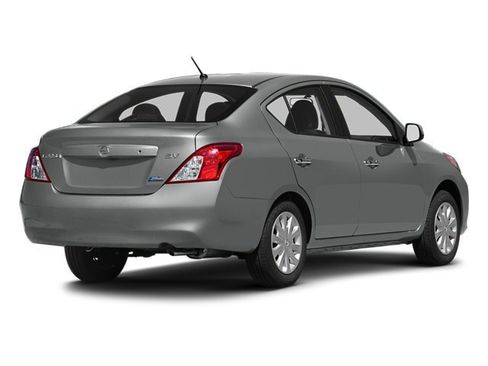 Used 2014 Nissan Versa SV FWD image 3