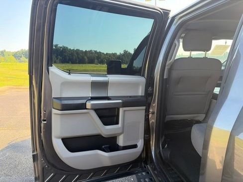 Used 2017 Ford F150 XLT w/ Equipment Group 302A Luxury AWD/4WD image 6