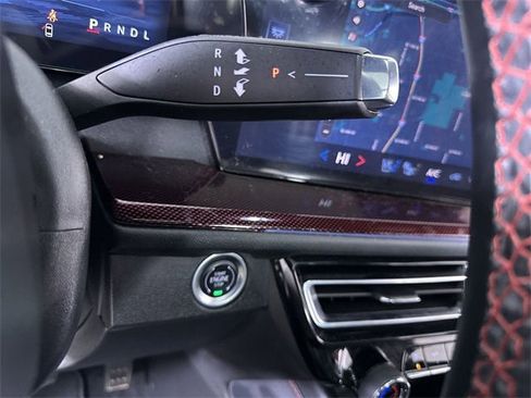 Used 2024 Chevrolet Traverse RS image 17