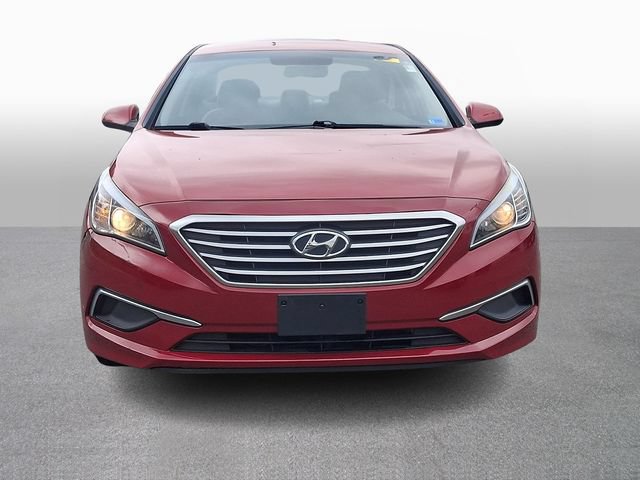 Used 2017 Hyundai Sonata SE FWD image 2