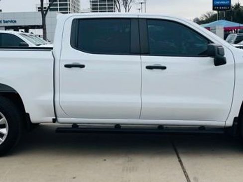 Used 2023 Chevrolet Silverado 1500 Custom image 2