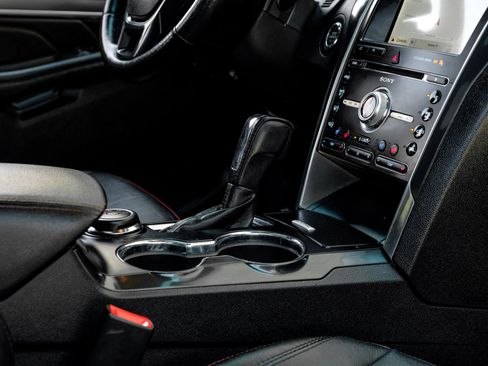 Used 2017 Ford Explorer Sport w/ Equipment Group 401A image 34