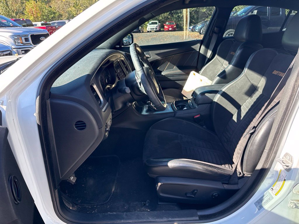 Used 2017 Dodge Charger R/T RWD image 5