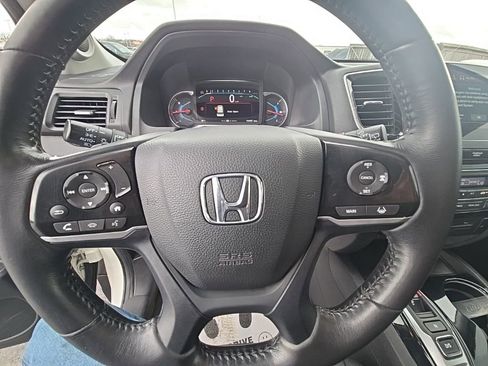 Used 2019 Honda Pilot Touring image 17