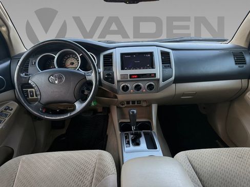 Used 2011 Toyota Tacoma 4x4 Double Cab w/ SR5 Pkg #2 image 2