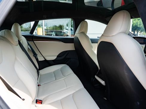 Used 2022 Tesla Model S AWD/4WD image 22