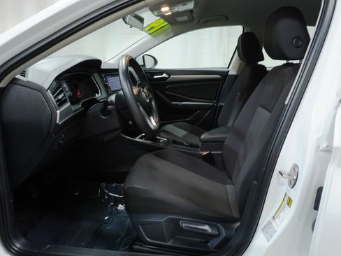 Used 2019 Volkswagen Jetta S w/ Driver Assistance Package image 9