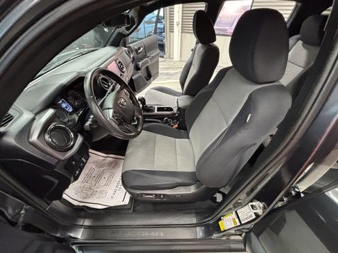 Used 2021 Toyota Tacoma TRD Off-Road image 54