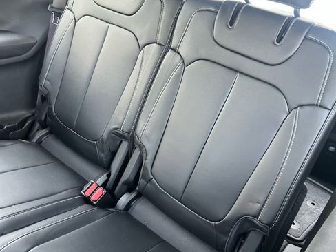 Used 2025 Jeep Grand Cherokee L Limited w/ Black Appearance Package image 11