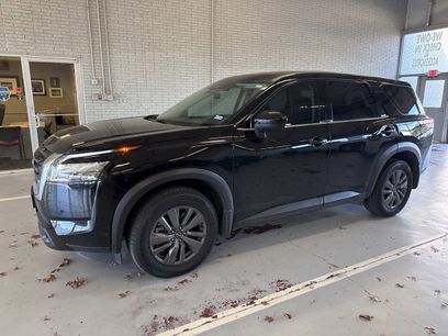Used 2024 Nissan Pathfinder S w/ Cargo Package