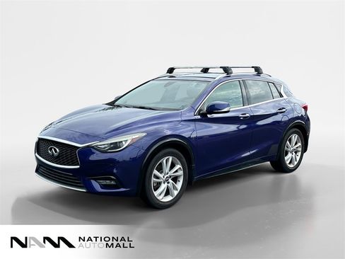 Used 2017 INFINITI QX30 Premium image 1