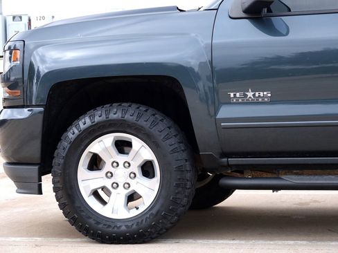 Used 2018 Chevrolet Silverado 1500 LT w/ Texas Edition image 22