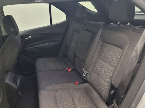 Used 2020 Chevrolet Equinox LT image 18