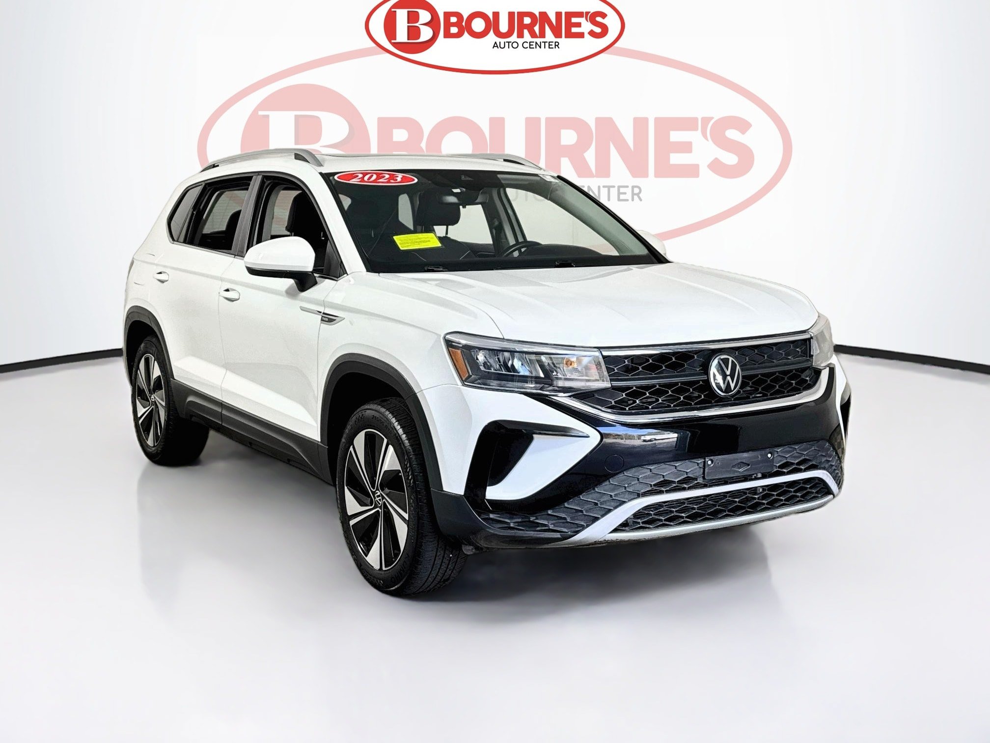 Used 2023 Volkswagen Taos SE w/ Panoramic Sunroof Package AWD/4WD image 1