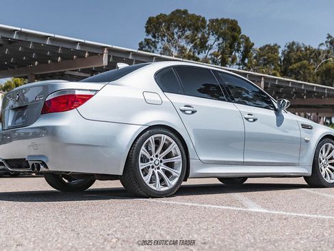 Used 2006 BMW M5 image 8