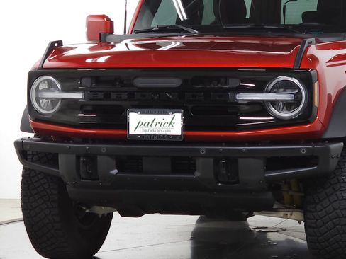 Used 2024 Ford Bronco Outer Banks w/ Sasquatch Package AWD/4WD image 3
