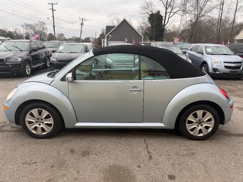 Used 2010 Volkswagen Beetle Base PZEV 2dr Convertible image 3