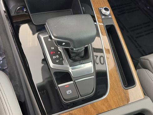 Certified 2024 Audi Q5 e Premium image 26