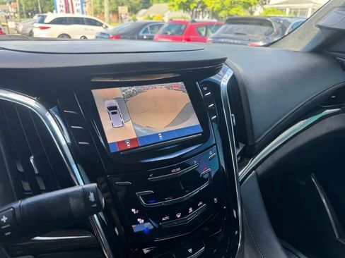 Used 2018 Cadillac Escalade Platinum AWD/4WD image 36