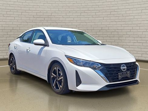 Certified 2024 Nissan Sentra SV FWD image 3