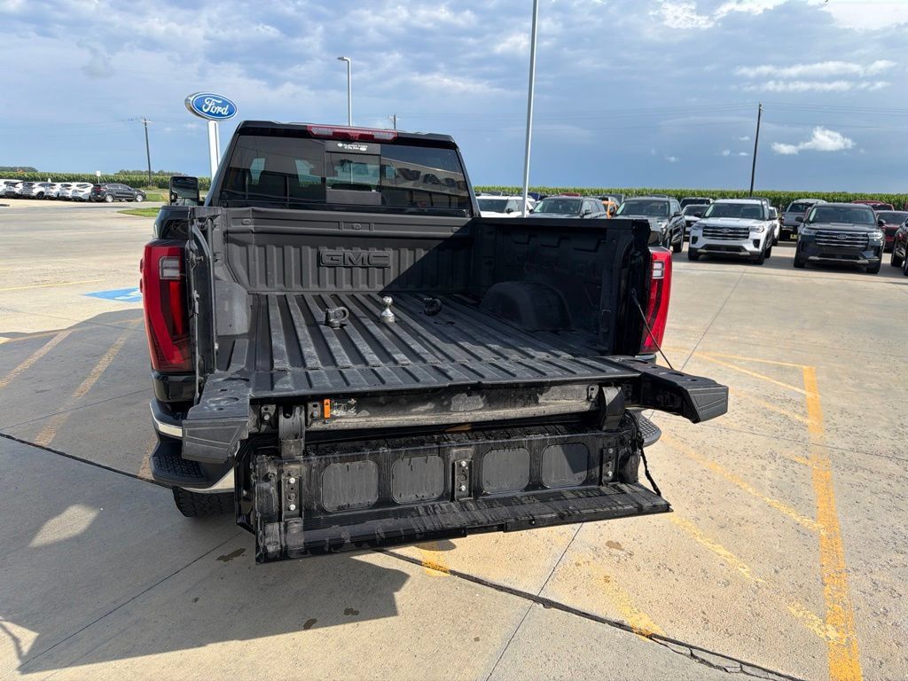 Used 2025 GMC Sierra 2500 SLT AWD/4WD image 10