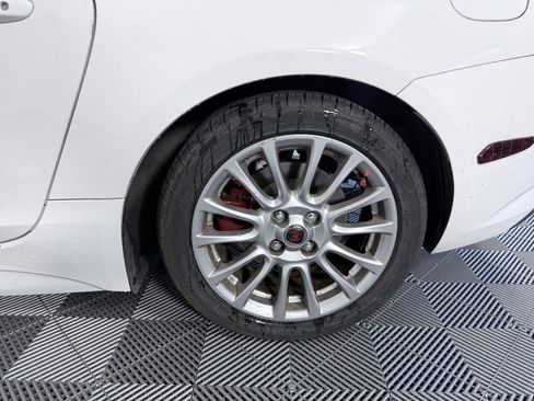 Used 2018 FIAT 124 Spider Classica w/ Technology & Siriusxm Group image 26