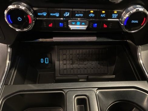 Used 2023 Ford F150 Lariat w/ Trailer Tow Package image 27