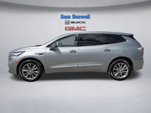 Used 2024 Buick Enclave Avenir image 5