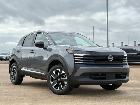 New 2026 Nissan Kicks SV AWD/4WD image 2