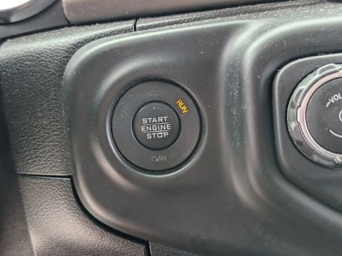 Certified 2018 Jeep Wrangler Unlimited Sport S image 25