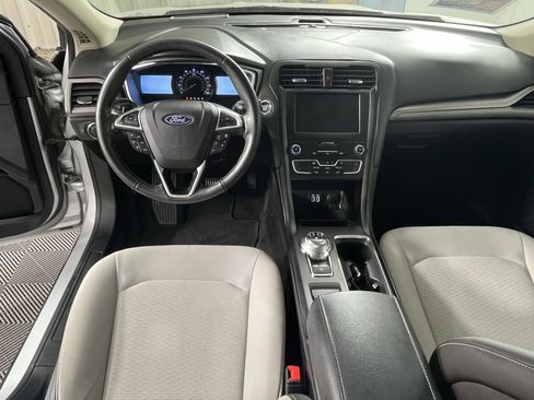 Used 2019 Ford Fusion SE w/ Equipment Group 151A image 11