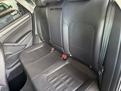 Used 2018 Volkswagen Passat 2.0T R-Line image 7