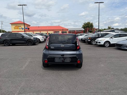 Used 2016 Kia Soul + FWD image 4