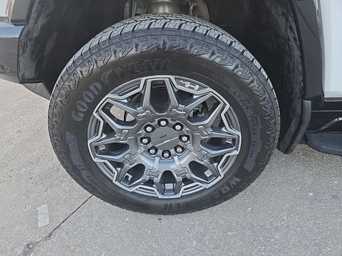 Used 2025 GMC Hummer EV 3X image 29