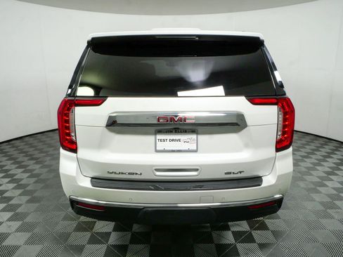 Used 2023 GMC Yukon XL SLT AWD/4WD image 29